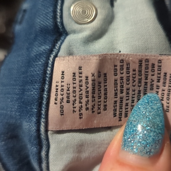 Juicy couture distressed jean shorts size 4 with sparkle! - Picture 4 of 4